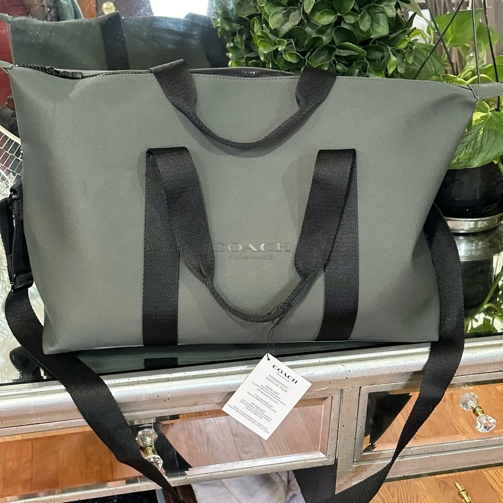 Coach - Picture 4 of 9